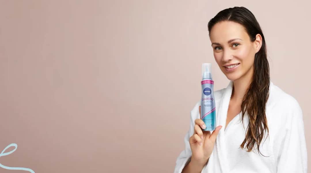 Co daje pianka do włosów? Odkryj jej niespodziewane korzyści