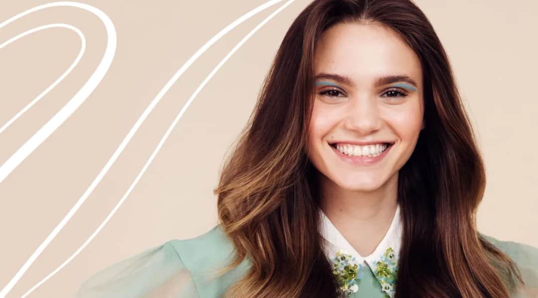 Jakie fryzury do pociągłej twarzy skutecznie skracają i dodają objętości