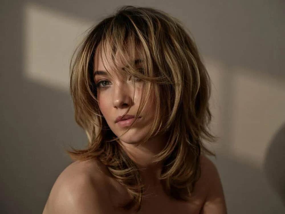 Gęste włosy jaka fryzura: najlepsze stylizacje, które zmniejszą objętość