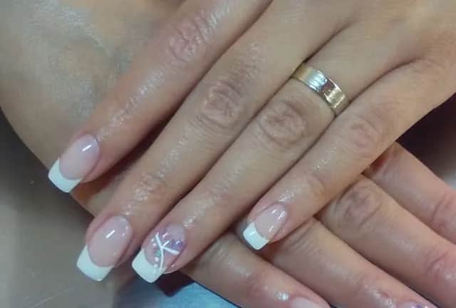 Czy french manicure jest nadal modny? Sprawdź trendy i alternatywy!