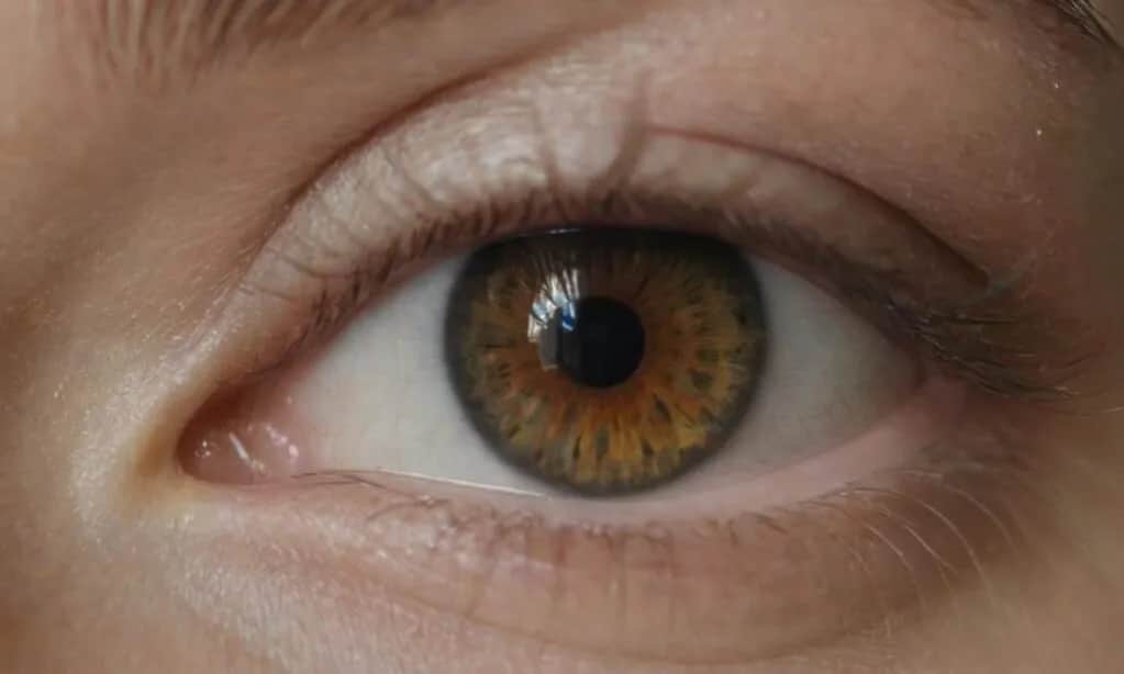 Czy klej do rzęs jest szkodliwy? Zagrożenia, skład i bezpieczne alternatywy