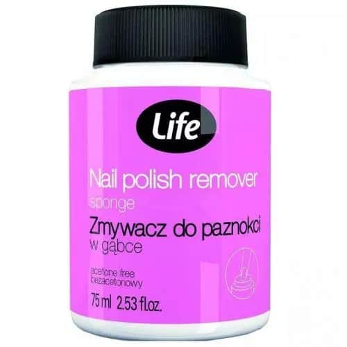 Czy zmywacz do paznokci odtłuszcza? Wpływ na skórę i paznokcie oraz pielęgnacja