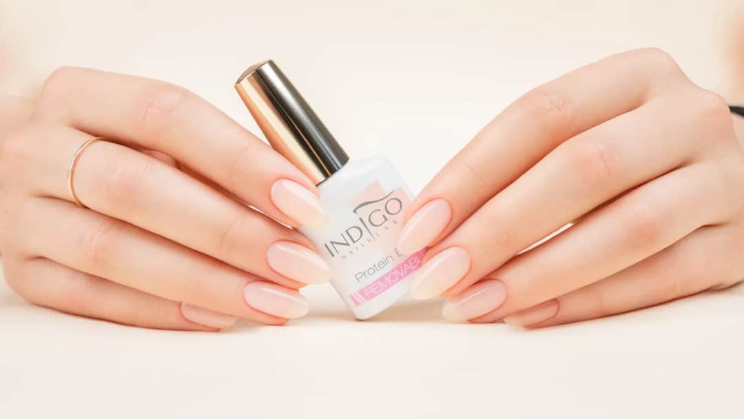 Manicure proteinowy co to jest i dlaczego warto go wypróbować?