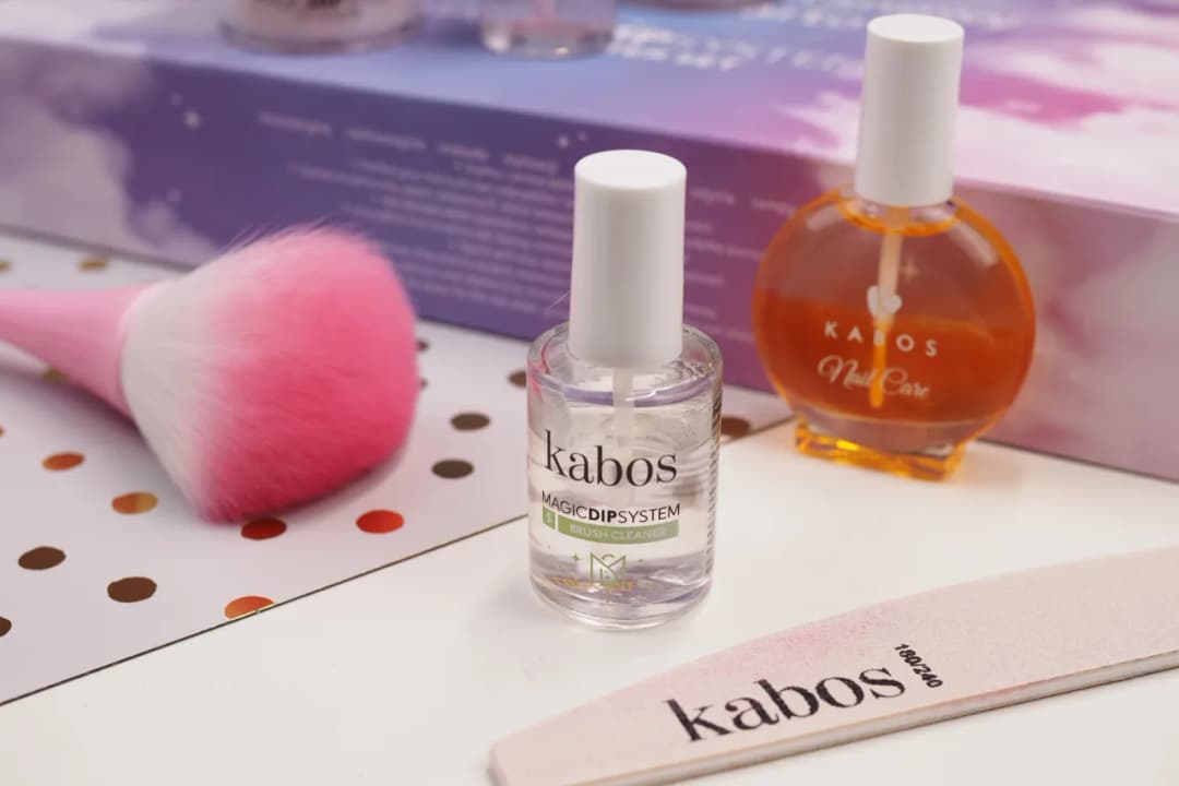 Co dokładnie potrzeba do manicure tytanowego? Lista narzędzi i produktów