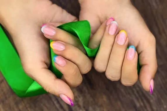 Jak zrobić manicure kombinowany – proste kroki i najlepsze wzory dla efektu wow