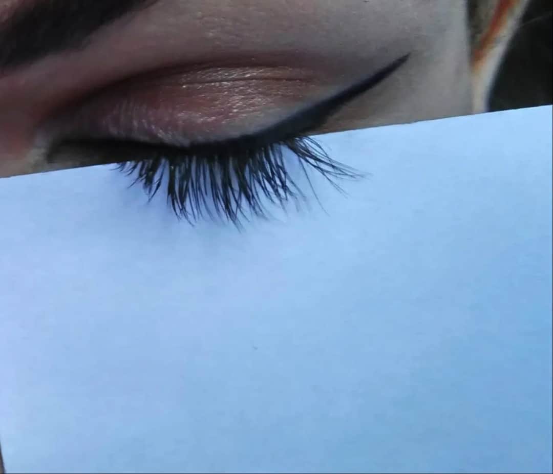 Jak zapuścić rzęsy naturalnie – skuteczne metody i unikaj tych błędów